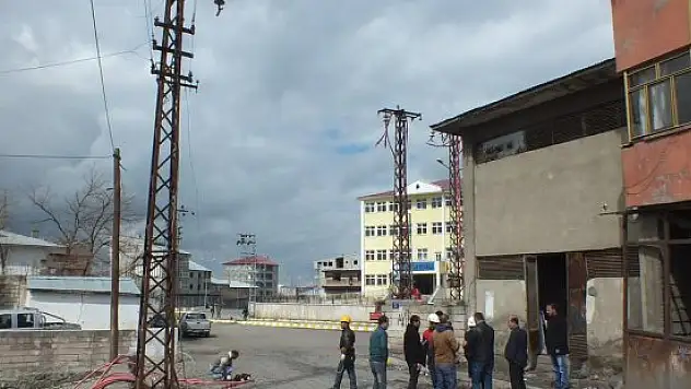 Malazgirt'te mahkemelik trafo boşaltıldı