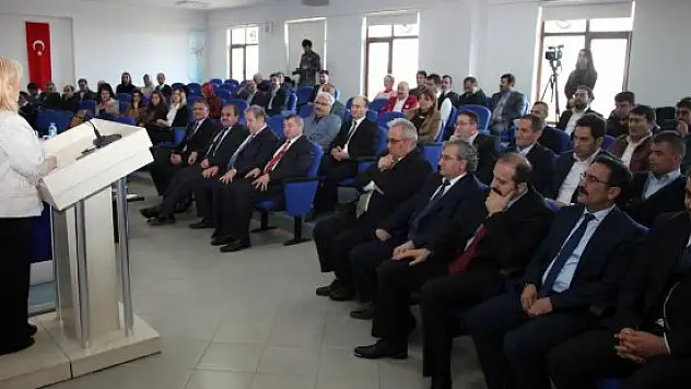 Ağrı İbrahim Çeçen Üniversitesinde Başarılı Akademisyenler Ödüllendirildi