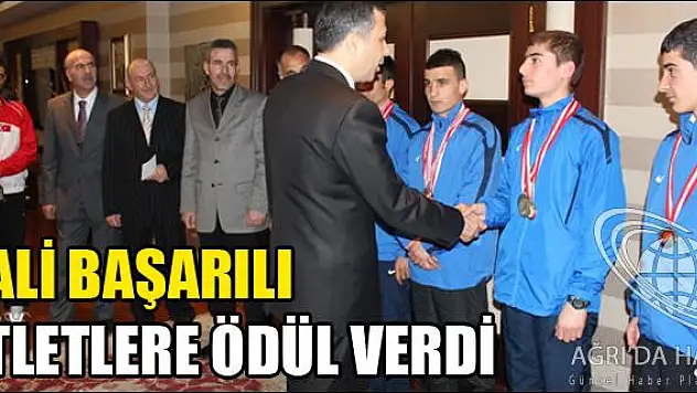 VALİ YERLİKAYA BAŞARILI ATLETLERE ÇEŞİTLİ HEDİYELER VERDİ