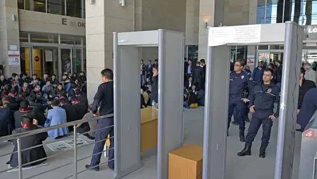 Avukatlardan üstlerinin aranmasına tepki