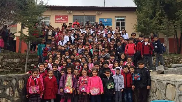İnönü Üniversitesi Genç Yeryüzü Doktorları'ndan öğrencilere sağlık taraması