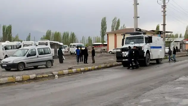 Minibüsçüler arasında yolcu kavgası: 1 ölü 7 yaralı