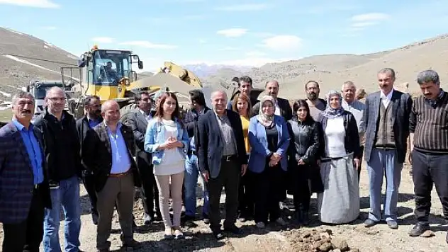 Gürpınar'da temel atma töreni
