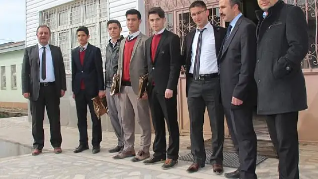 Ahlat ÇPL'den TÜBİTAK başarısı