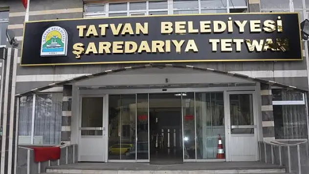 Tatvan Belediyesi'nde Kürtçe tabela asıldı