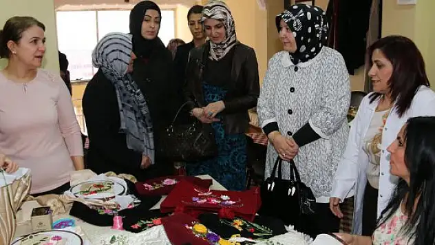 Canbolat, Aile Destek Eğitim Merkezi'ni ziyaret etti