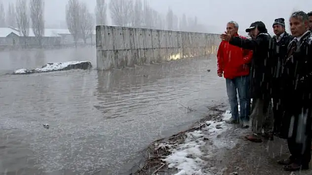 Kura Nehri'ndeki taşkın