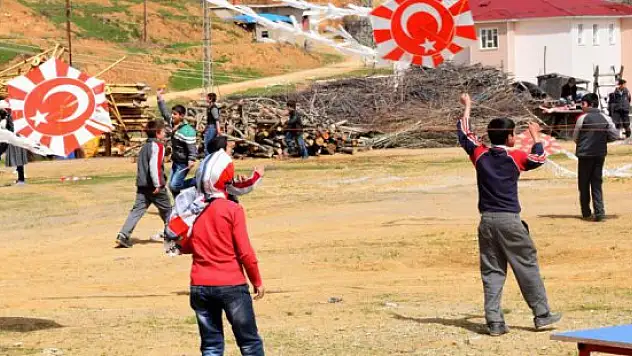 Hizan Emniyet Amirliği'nden uçurtma şenliği