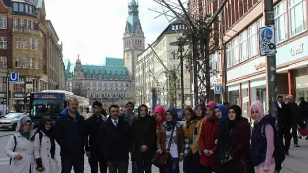 Pazaryolu'nda lise öğrencileri Almanya'ya gitti