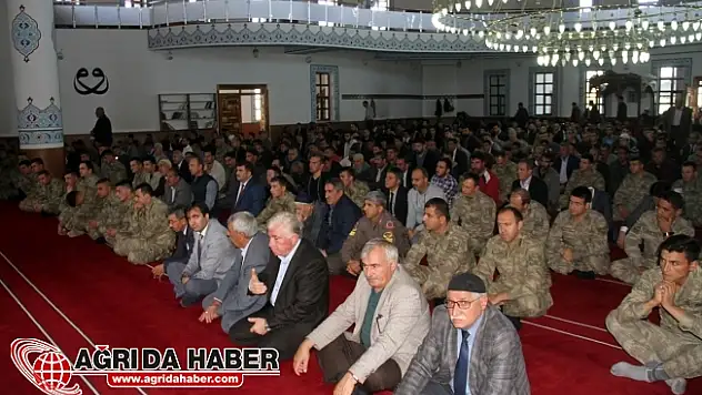 Ağrı'da ki Şehitler İçin Mevlit Programı Düzenlendi