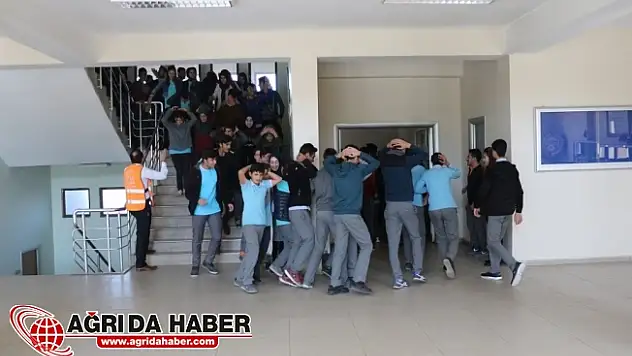 Ağrı Devlet Hastanesinde Deprem Tatbikatı