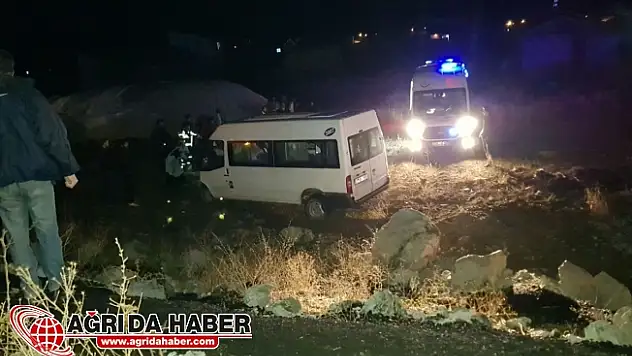 Düğünden Dönen Minibüs Şarampole uçtu: 21 Yaralı