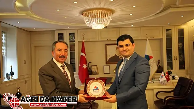 Eleşkirt Kaymakamı Gülhani Ozan Sarı'dan Rektör Abdukhalik Karabulut'a Ziyaret