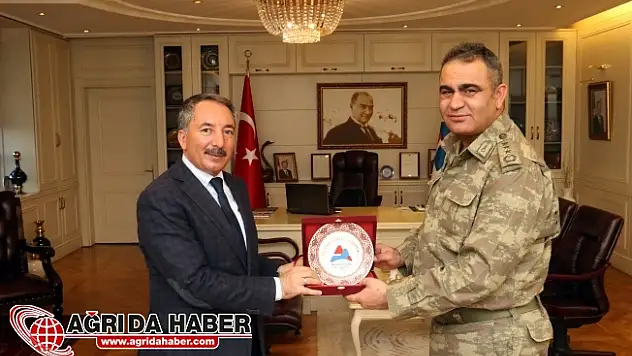 İl Jandarma Komutanı Gökhan Şahin Rektör Abdulhalik Karabulut'u Ziyaret Etti