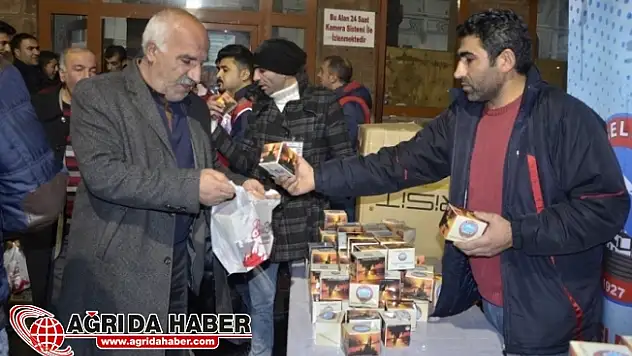 Ağrı Belediyesi Mevlid Kandili Dolayısıyla Kandil Simidi Dağıttı