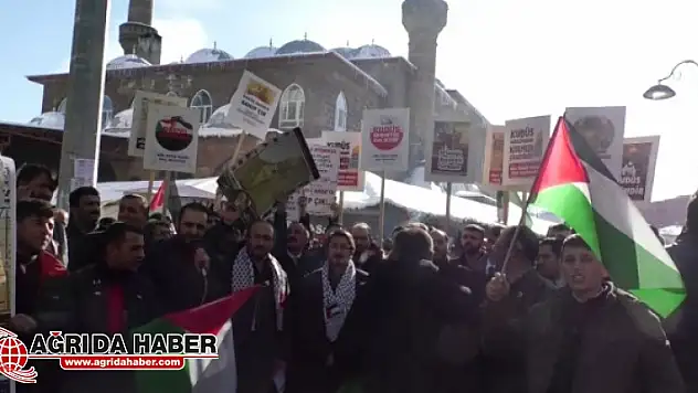 Ağrı'da Cuma Namazı Çıkışı Kudüs İçin ABD Protestosu