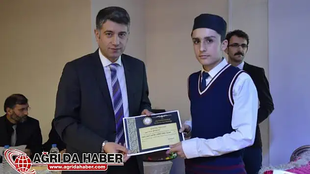 Ağrı'da 'Kur'an-ı Kerim'i Güzel Okuma' Yarışması Düzenlendi