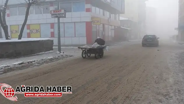 Ağrı'da Sis ve Soğuk Hava Etkisini Arttırıyor