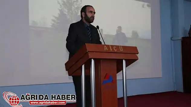 A.İ.Ç.Ü. de Din ve Bilim Konferansı Düzenlendi