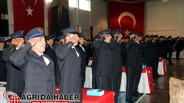 Btlis Polis Meslek Eğitim Merkezi Mezunlarını Yemin Töreniyle Verdi