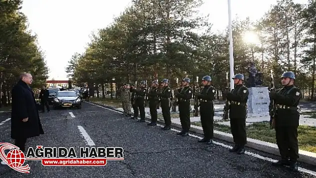 Cumhurbaşkanı Recep Tayyip Erdoğan'dan Tugay Komutanlığına Ziyaret