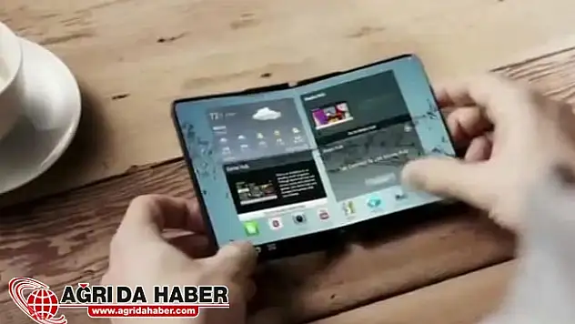 Samsung'un Katlanabilir Telefonu Çıkıyor !