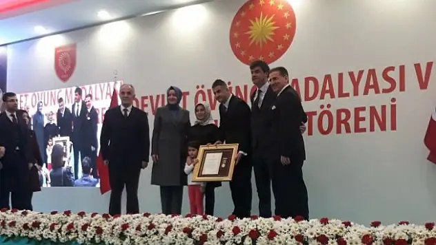 15 Temmuz Gazisi Polis Memuru Aydın Övünç madalyasını aldı