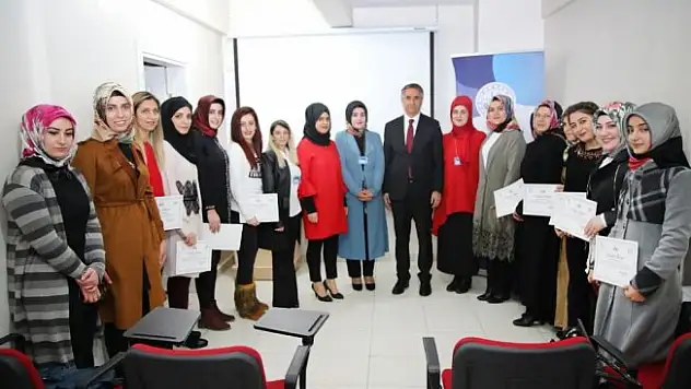 ADEM'de eğitim seminerleri devam ediyor