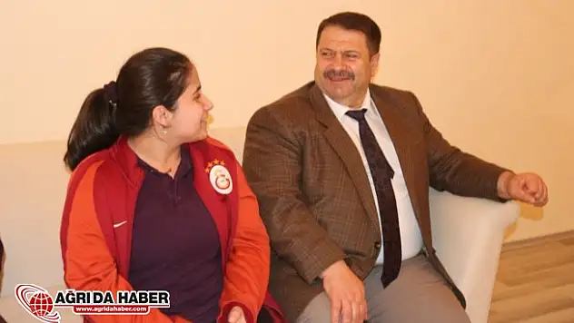Ağrı'da 60 Öğrencinin Evde Eğitim Hizmeti İle Yüzü Güldü