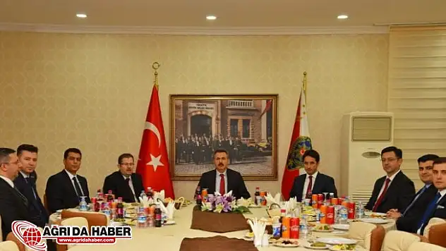 Ağrı İlçe Kaymakamları İle Yatırım Toplantısı Düzenlendi