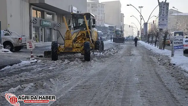 Ağrı Belediyesinden 'Karla Mücadele' Çalışması