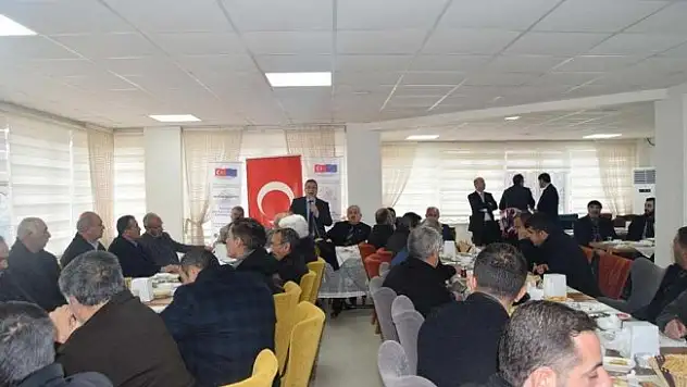 Akçadağ'da muhtarlar toplantısı yapıldı
