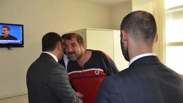 Başkan Avşar'dan hastalara moral ziyareti