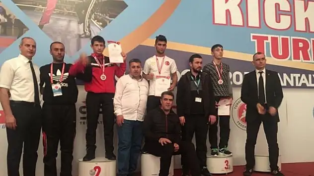 Bitlisli sporculardan büyük başarı