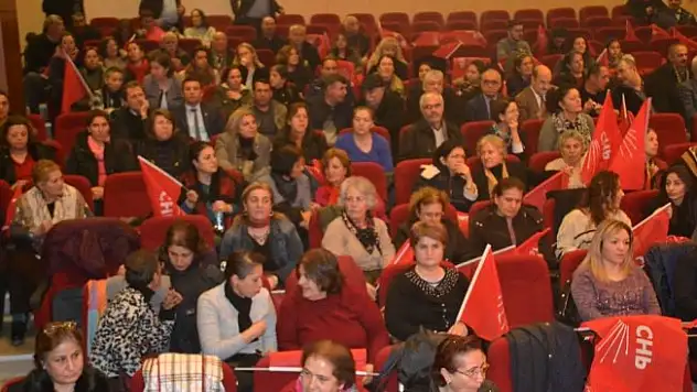 CHP İl Kadın Kollarında Başkan Tuncer güven tazeledi