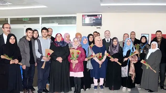 Dereceye giren öğrenciler umreden döndü