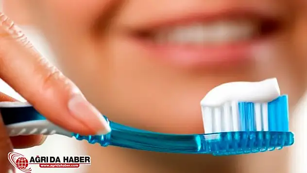 Diş Fırçalarken Dikkat Edilmesi Gereken Şeyler