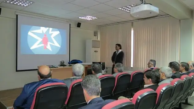 Elazığ'da 'Kadına Şiddete Karşı Buradayım De' eğitimi