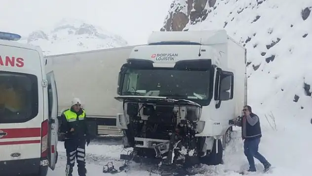 Eleşkirt'te trafik kazası: 1 yaralı