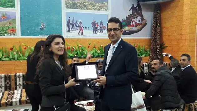 EMİTT Fuarından Hakkari'ye 'en iyi stant' ödülü