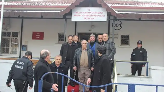 Erzincanlı muhtarlardan gönüllü askerlik başvurusu