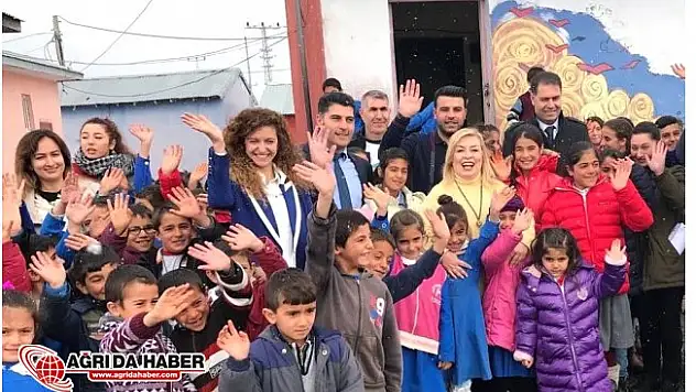 IC Vakfı'ndan Yüzlerce Öğrenciye Yardım