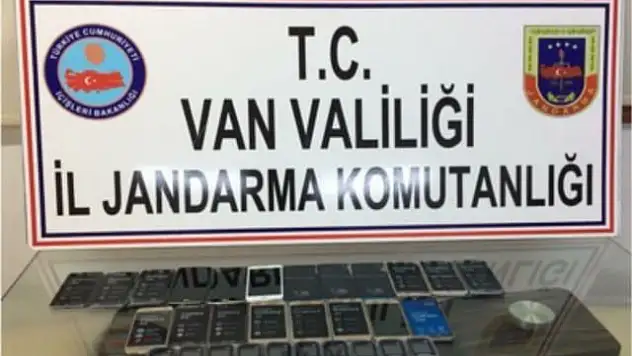 Jandarmadan kaçak cep telefonu operasyonu