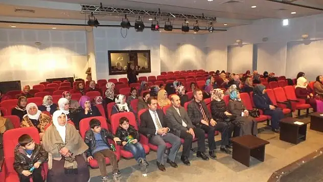Malazgirt'te 'kadına şiddete hayır' konulu panel