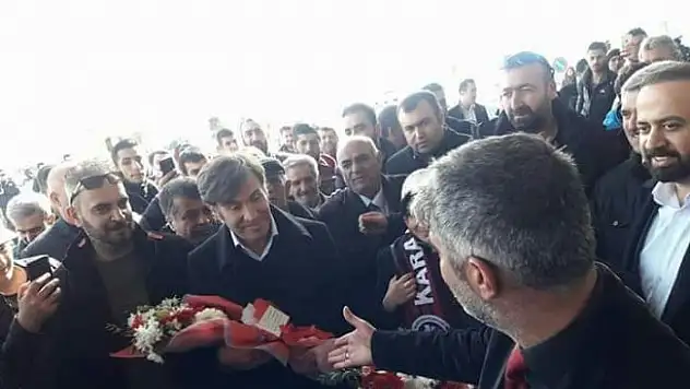 Taraftarlardan Van Büyükşehir Belediyespor'a coşkulu karşılama