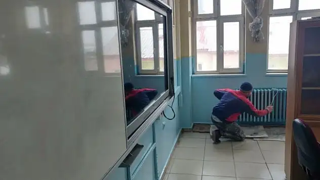 Tatvan'daki okullarda tadilat çalışması