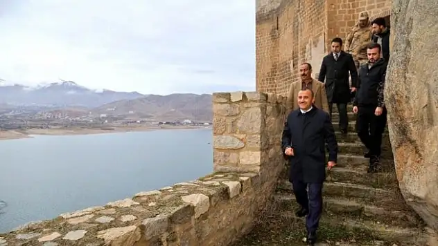 Vali Sonel Pertek'te incelemede bulundu