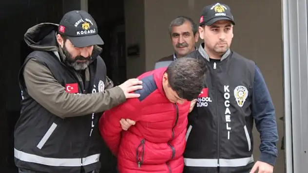 68 yaşındaki kadın dolandırıcıyı suçüstü yakalattı