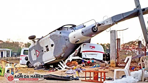 7.2 Şiddetin'de Deprem'de Bakan'ın Helikopteri Düştü