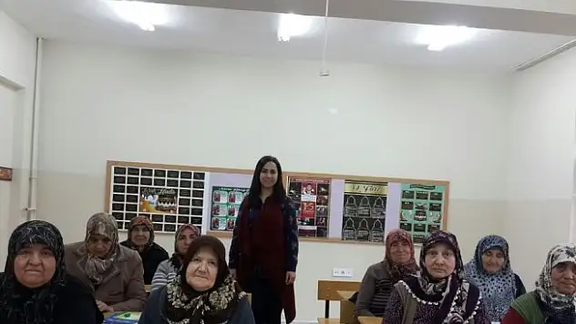 75 yaşında okuma yazma kursuna katıldı